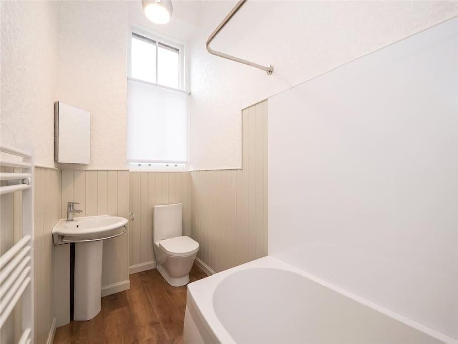 Beautiful & Bright 2 Bed Flat Murrayfield エディンバラ エクステリア 写真