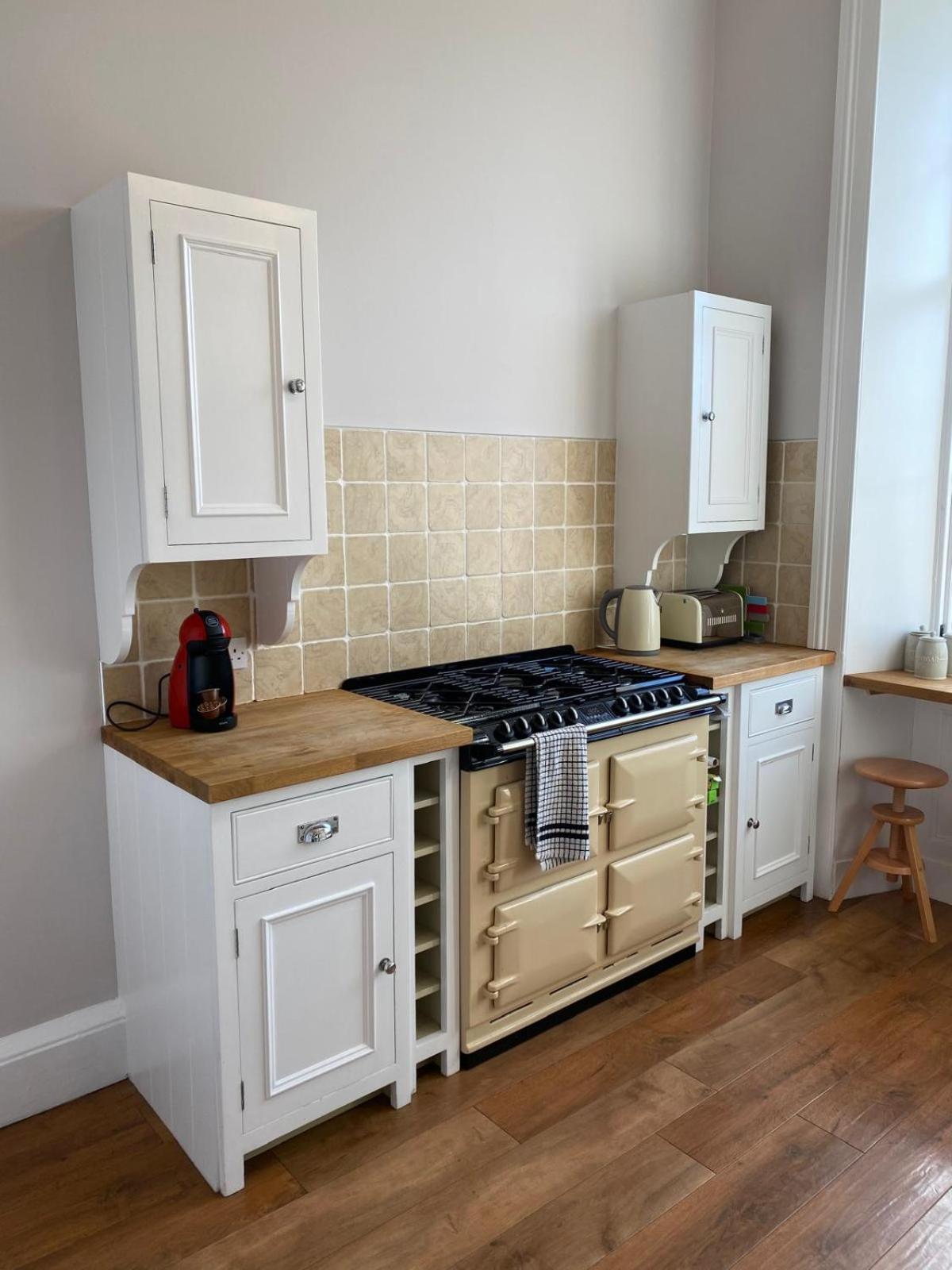 Beautiful & Bright 2 Bed Flat Murrayfield エディンバラ エクステリア 写真